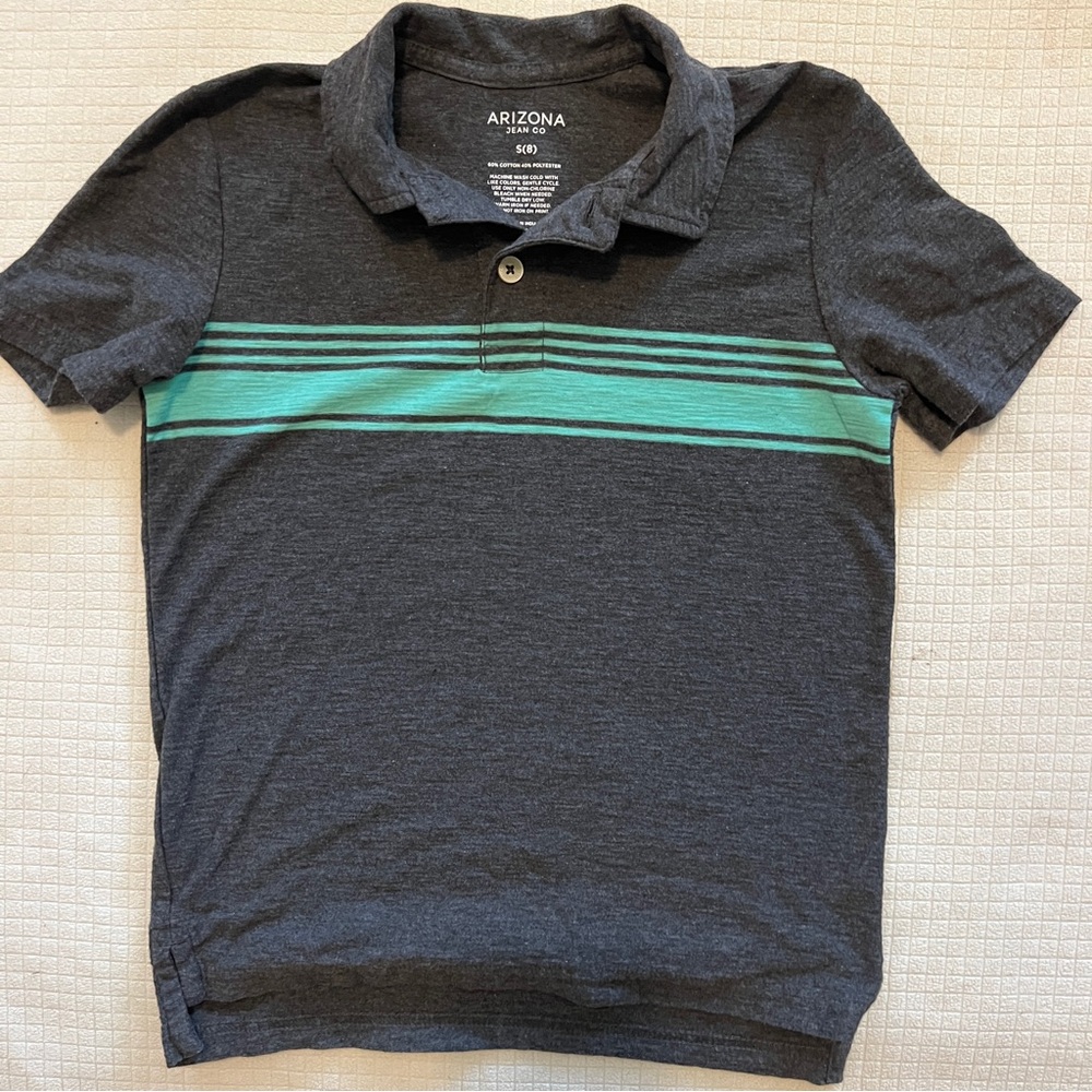 Boys collared shirt, size small (8)